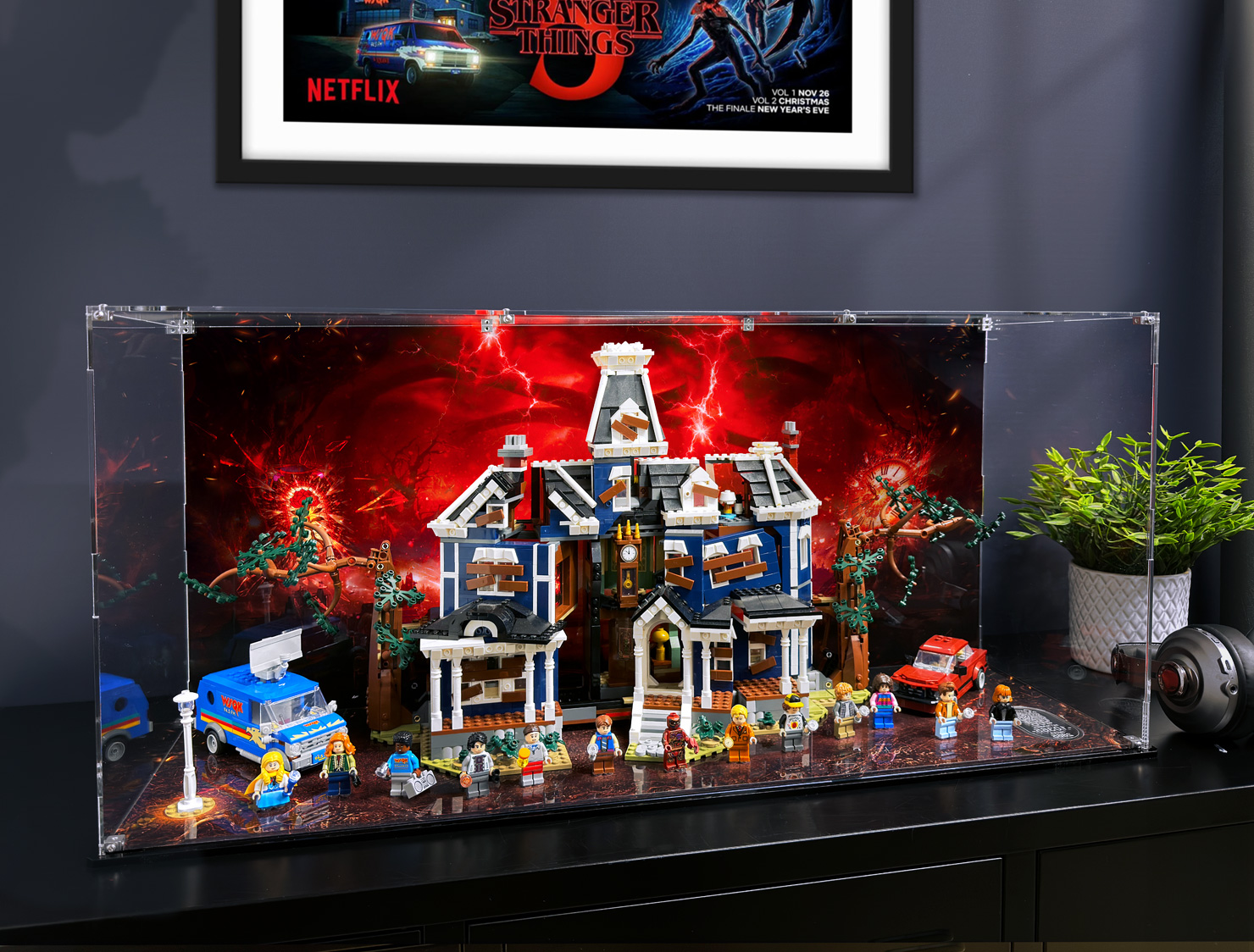 Display Case for LEGO® Icons: Stranger Things: The Creel House - 11370