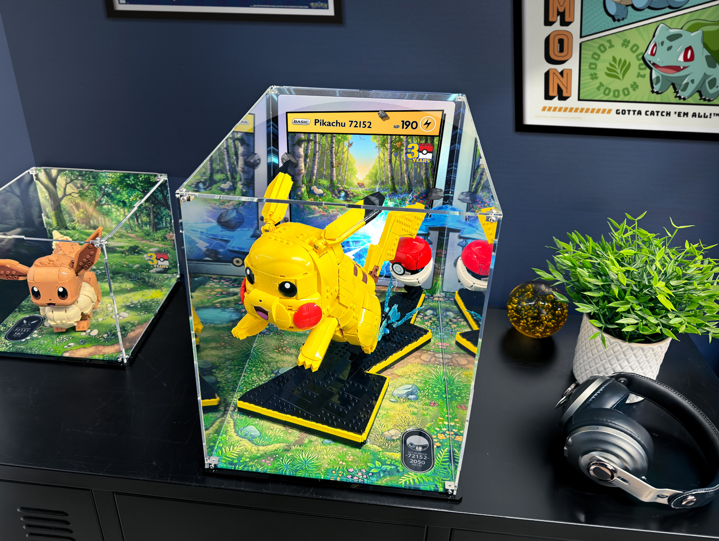 Display Case for LEGO® Pokémon™: Pikachu and Poké Ball - 72152