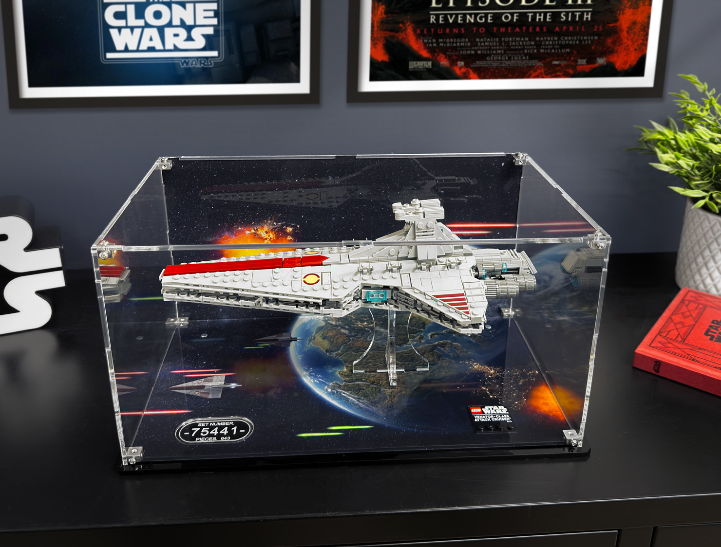 Display Case for LEGO® Star Wars: Venator-Class Attack Cruiser™ - 75441