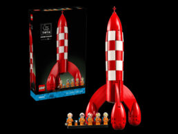 LEGO® Tintin® Moon Rocket (21367) Display Case