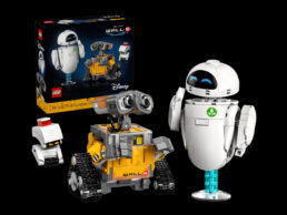 LEGO® WALL-E and EVE (43279) Display Case