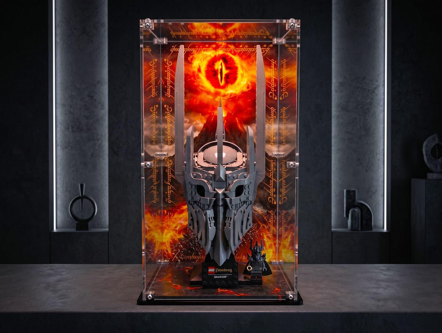 LEGO® The Lord of the Rings: Sauron's Helmet (11373) Display Case