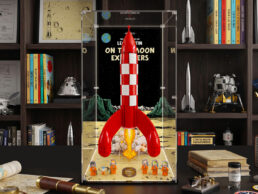 LEGO® Tintin® Moon Rocket (21367) Display Case