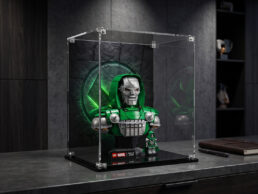 LEGO® Doctor Doom Bust (76345) Display Case
