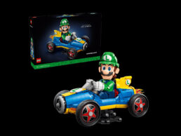 LEGO® Mario Kart™ Luigi & Mach 8 (72050) Display Case