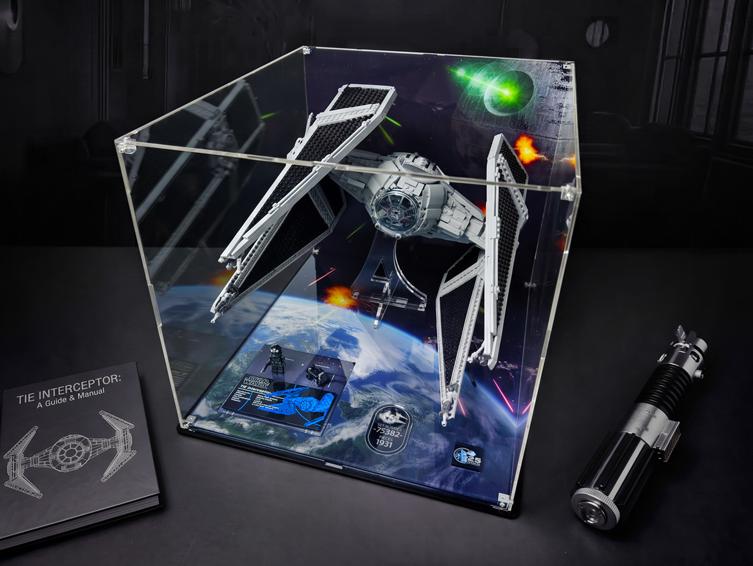 LEGO® TIE Interceptor™ (75382) Display Case