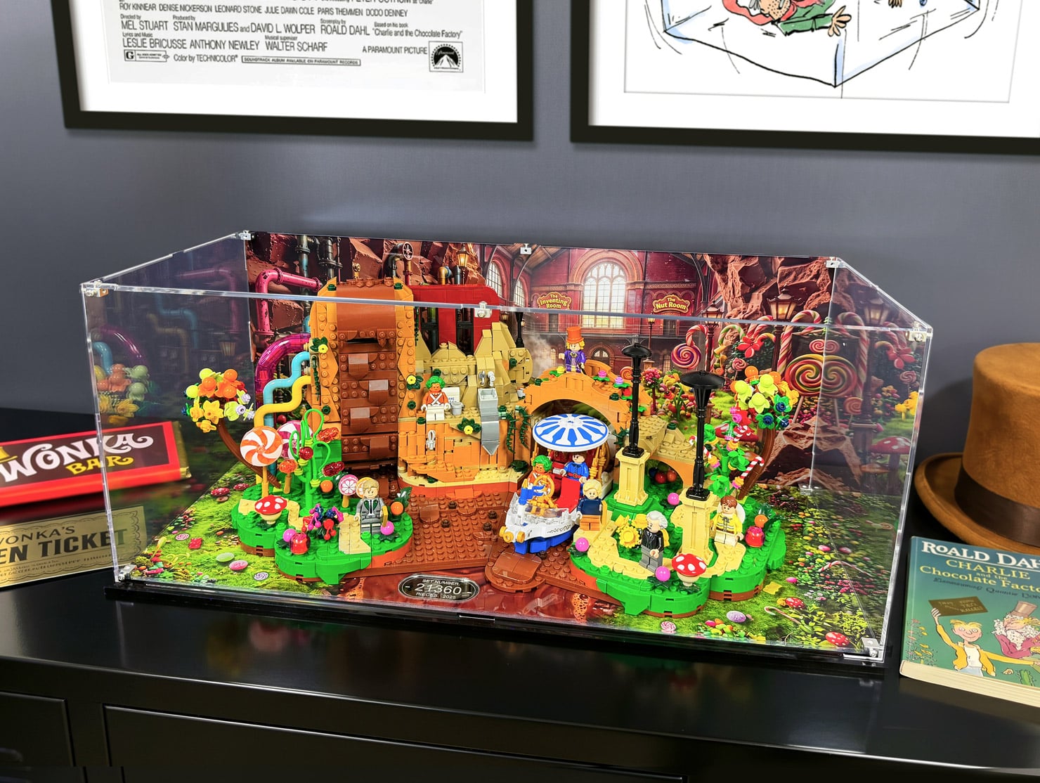 LEGO® Ideas: Willy Wonka & the Chocolate Factory (21360) Display Case